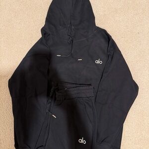 Black Alo Sweatshirt and Sweatpants Set